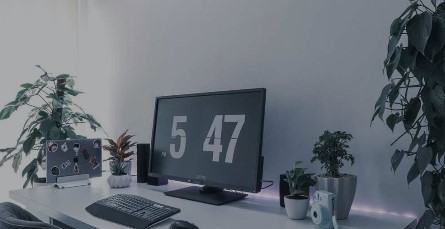 5:47 on computer screen