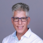 Tom Gianelos headshot